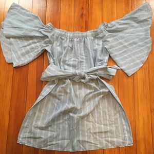 She’ll Over the Shoulder Top